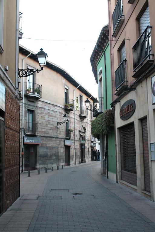 Hostal San Martin Leon Bagian luar foto