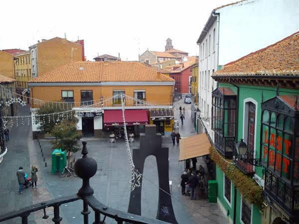 Hostal San Martin Leon Bagian luar foto